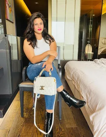 Gorgeous Daman Call Girl